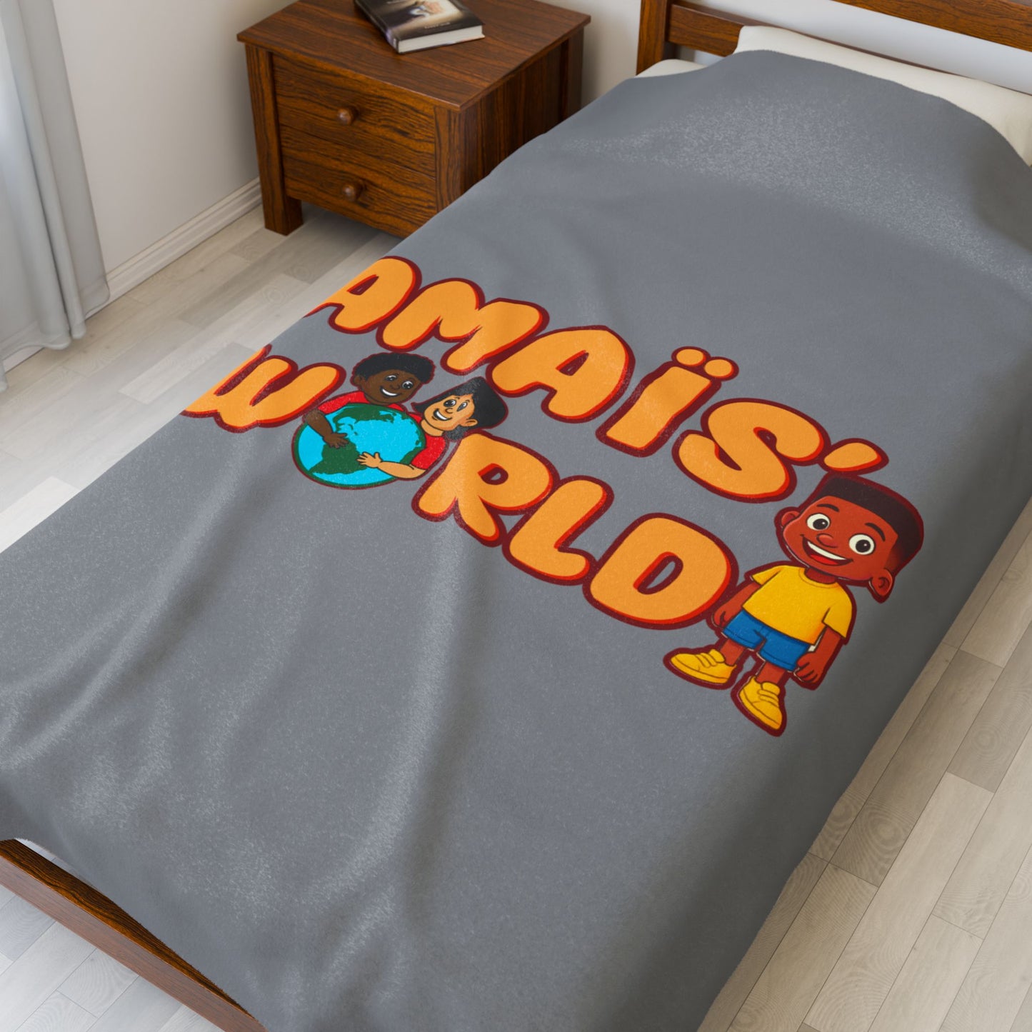 Amaïs’ World Cozy Throw